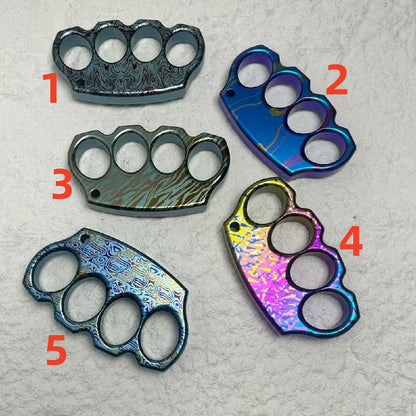 Patterned brass knuckles