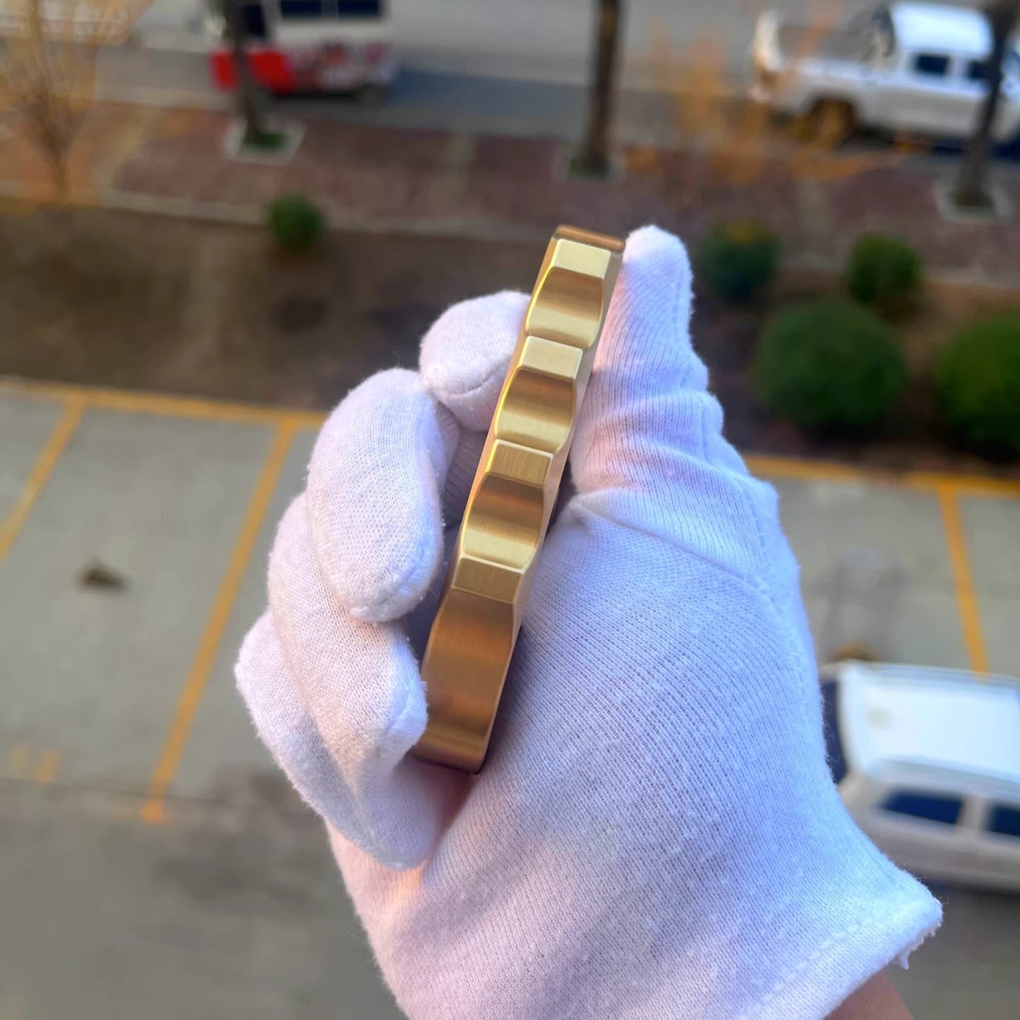 Precision Crafted Brass Titanium Alloy Stainless Steel Pea Pod Knuckle Duster